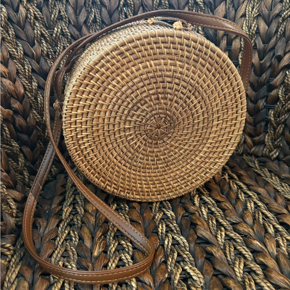 Handwoven Round Rattan Bag Shoulder Leather Straps natural Chic Hand